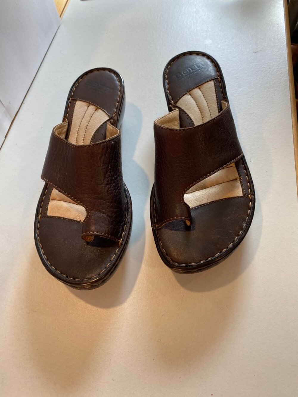 Born - Size 8 - Women's Brown Leather Big Toe Loop Sandals